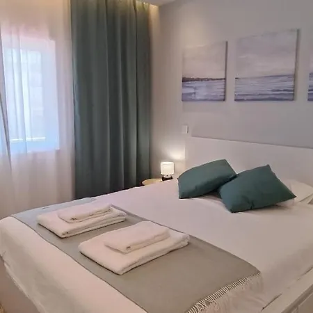 211 Moderno Com Vista A Piscina No Centro Da 아파트