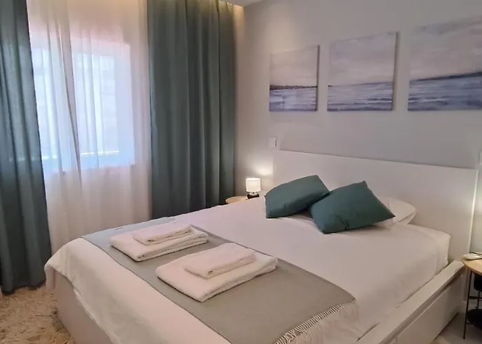 211 Moderno Com Vista A Piscina No Centro Da 아파트