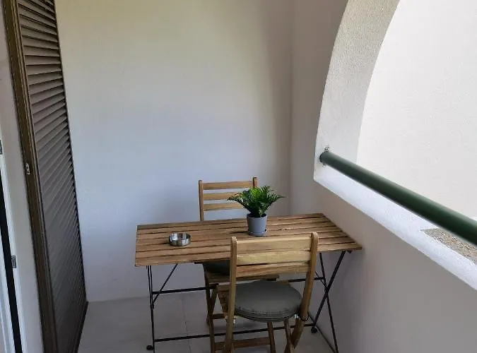 211 Moderno Com Vista A Piscina No Centro Da 아파트