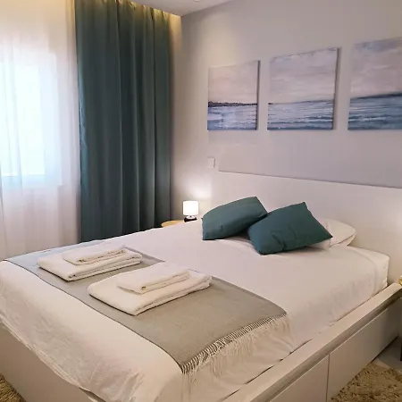 211 Moderno Com Vista A Piscina No Centro Da * Албуфейра