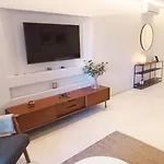 Apartment 211 Moderno Com Vista A Piscina No Centro Da *